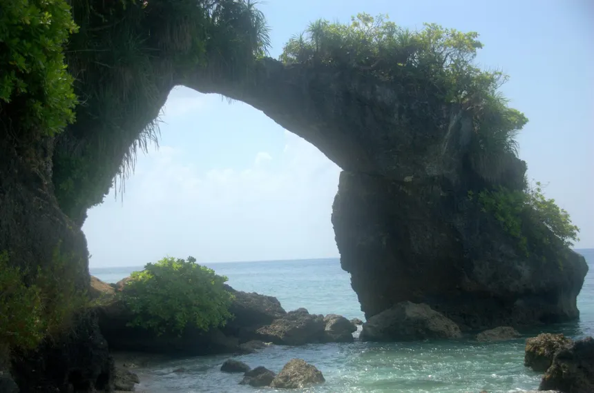 Natural Bridge Neil Island rock formation low tide